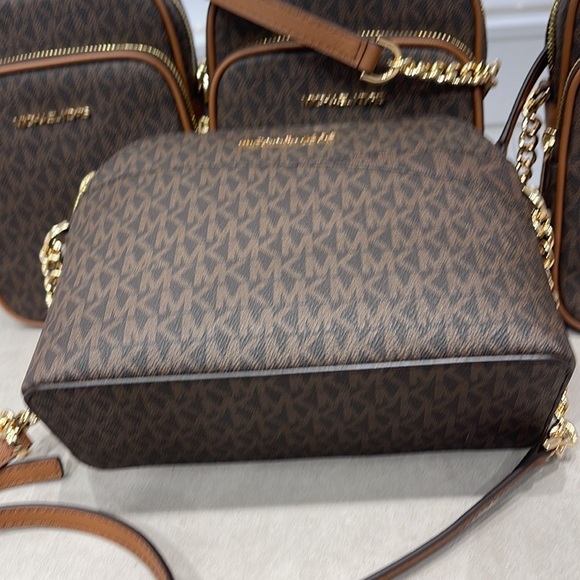 MICHAEL KORS Jet Set Medium Logo Dome Satchel Crossbody 
Brown 
NWT - Picture 16 of 16